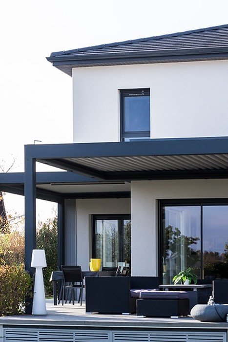 Enjoy A Motorized Pergola And Really Relax